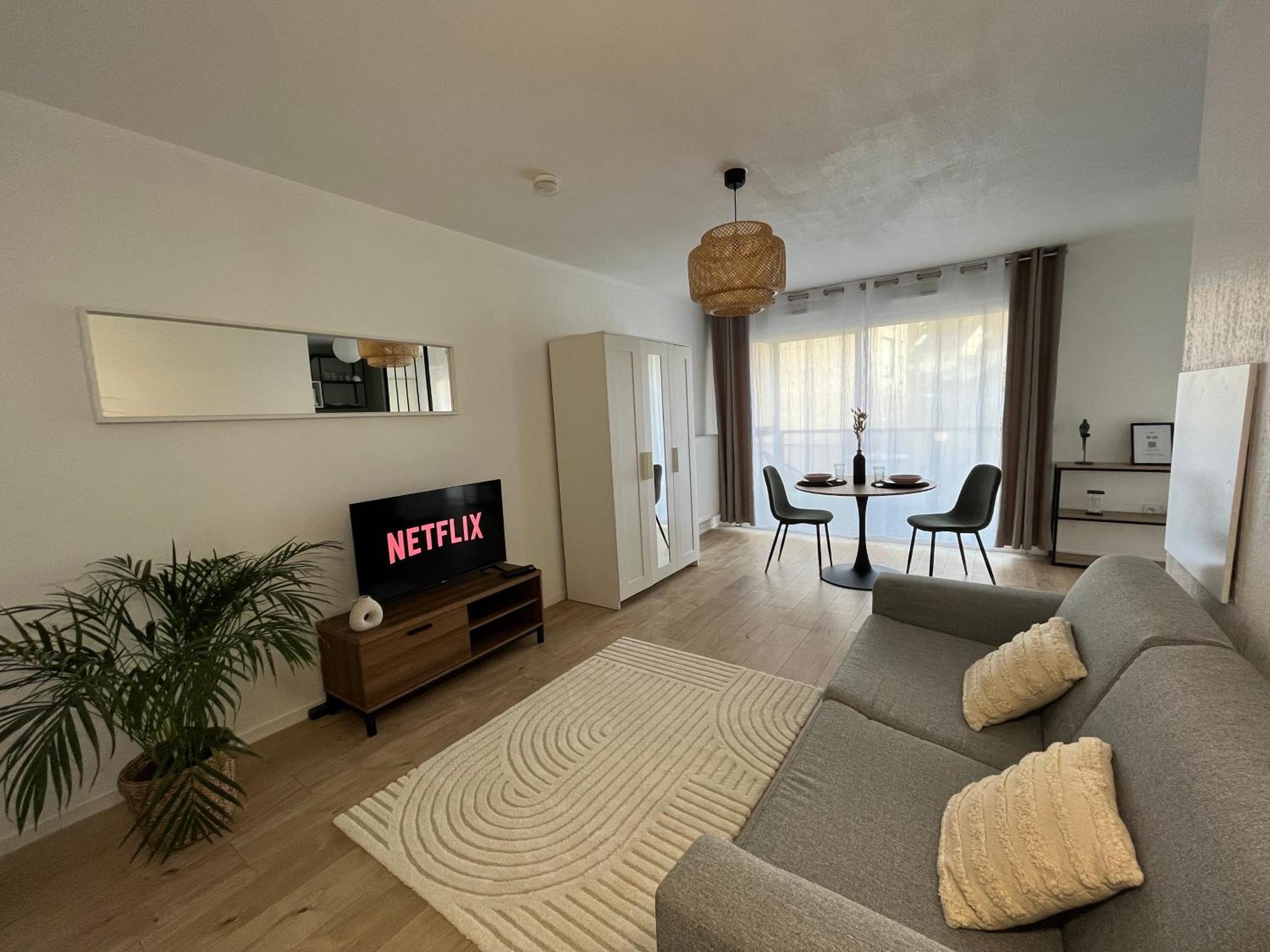 Petit Cocon Paisible Apartment Le Mans Exterior photo